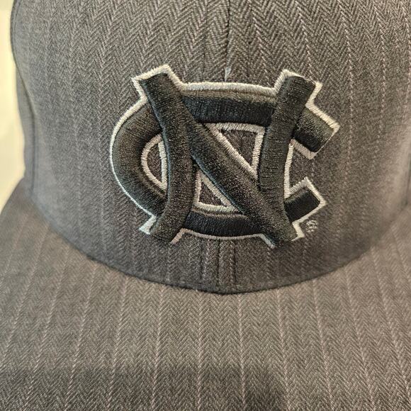 VTG North Carolina Tar Heels Fitted Hat Cap Black Striped 7 3/8 UNC Embroidered - Picture 2 of 7